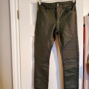 NWOT Noisy May faux leather moto pants